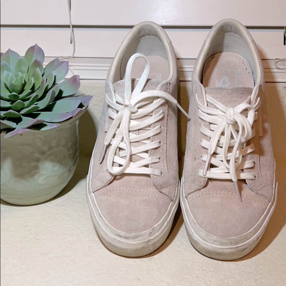 Vans - Picture 2 of 4
